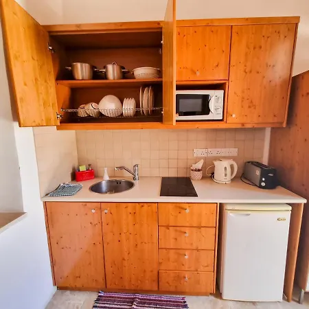 Village Poolside Escape With Pool Facilities Apartment *