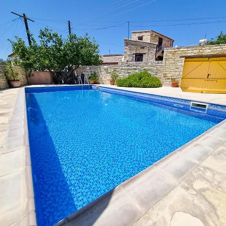 Village Poolside Escape With Pool Facilities Appartement Skarinou