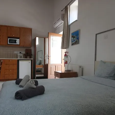 Village Poolside Escape With Pool Facilities Skarinou