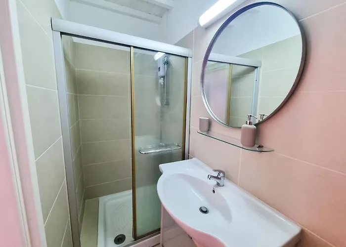 Apartmán Village Poolside Escape With Pool Facilities *