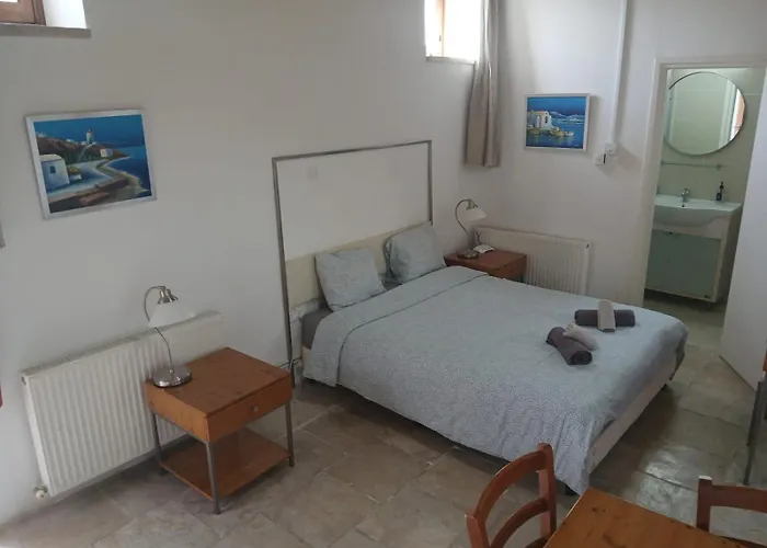 Village Poolside Escape With Pool Facilities