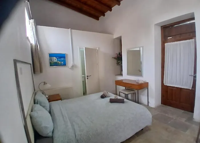 Village Poolside Escape With Pool Facilities Apartmán