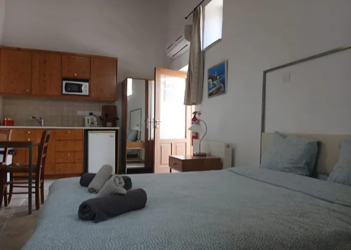 Village Poolside Escape With Pool Facilities Skarinou